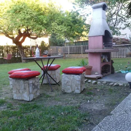 לינה וארוחת בוקר Grace 3*