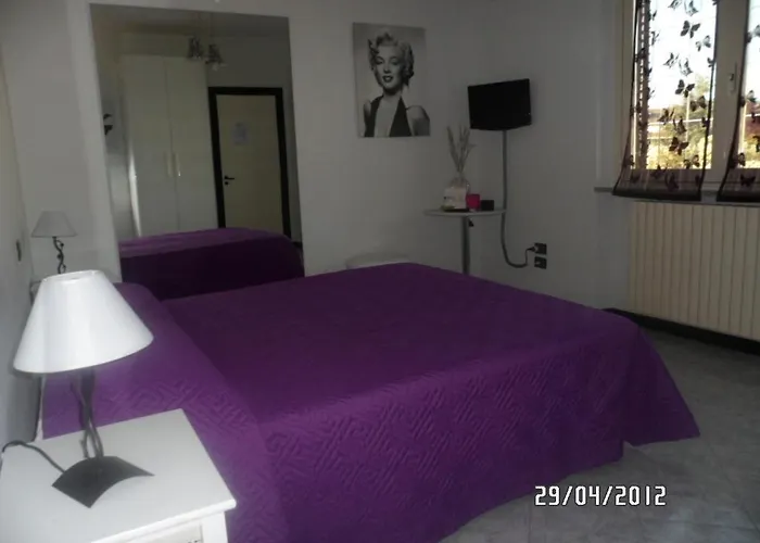 לינה וארוחת בוקר Grace 3*